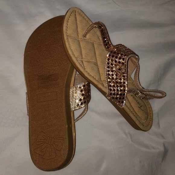 Shoes - Picture 4 of 4